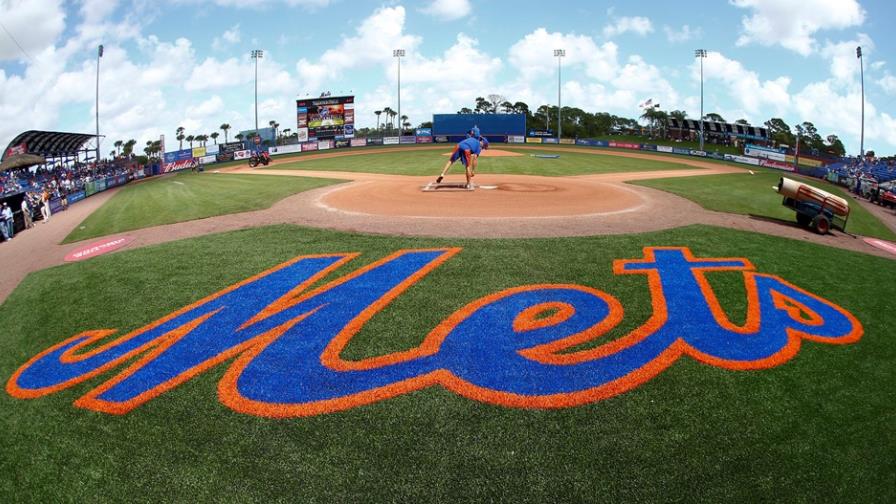 Wilmer Flores sigue prendido con el bate con los Mets