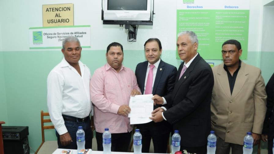 La Cámara de Diputados dona RD$1.5 millones del Barrilito en el Sur