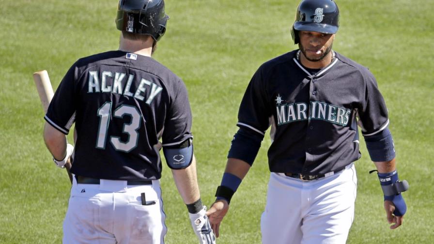 Robinson Canó vuelve a Seattle, tras la muerte de su abuelo