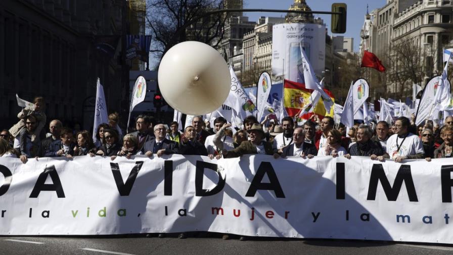 Miles de personas se manifiestan en Madrid contra el aborto Miles de personas se manifiestan en Madrid contra el aborto