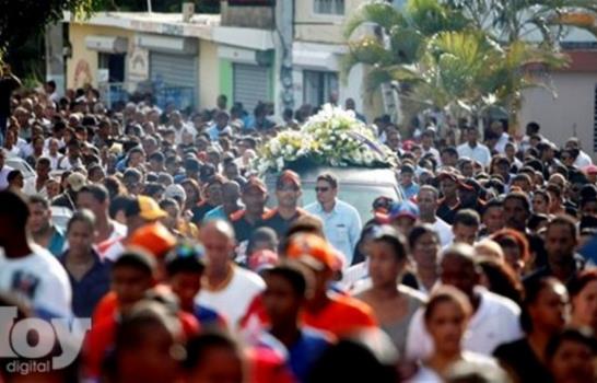 Cardenales rinden homanaje a Oscar Taveras en su primer partido en Busch Stadium Cardenales rinden homanaje a Oscar Taveras en su primer partido en Busch Stadium