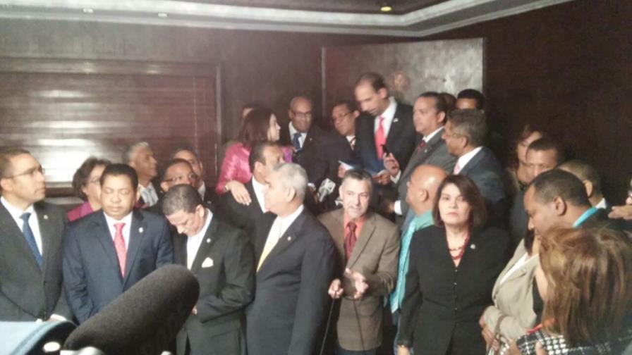 Firma de 58 legisladores en comunicado del Comité Central PLD