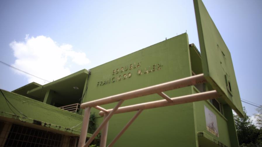 Puerto Rico cierra decenas escuelas en medio de crisis