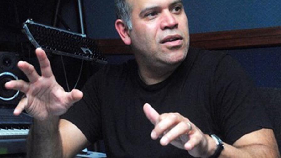 “El talento local debe reinventarse y buscar opciones que despierten...”