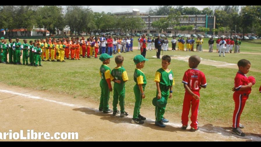 Vistosa ceremonia en inauguración LM