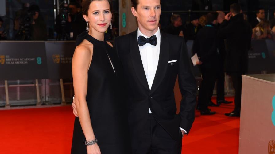 El actor Benedict Cumberbatch se casa con directora teatral