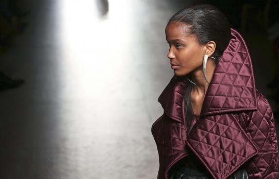 Solemnidad y descaro destacan en la ModaLisboa