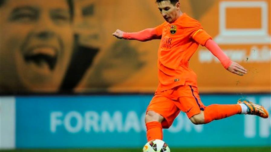 El Barsa se distancia antes del clásico con doblete de Messi