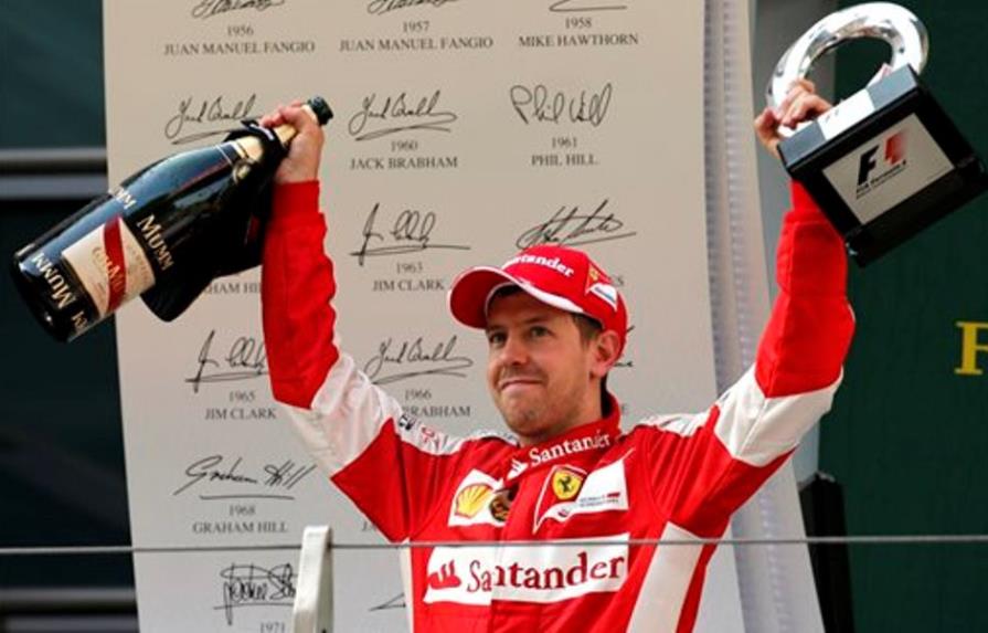 Tensiones en el equipo Mercedes perfectas para Sebastian Vettel