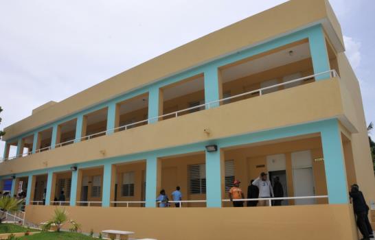 Danilo Medina entrega un centro educativo a la provincia Monseñor Nouel