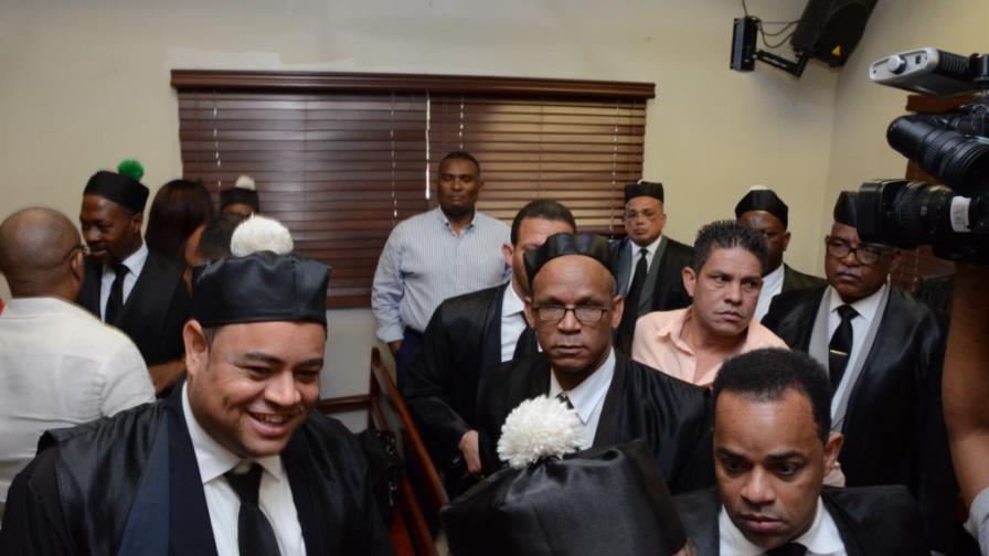 Fiscales de DICAN persiguen detener juicio disciplinario