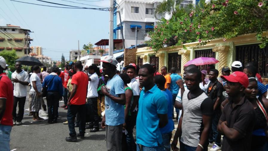 Ejército cede locales de la frontera a Migración para alojar haitianos antes de ser repatriados