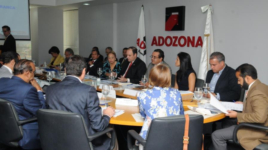 Aprueban los permisos para la instalación de 11 zonas francas