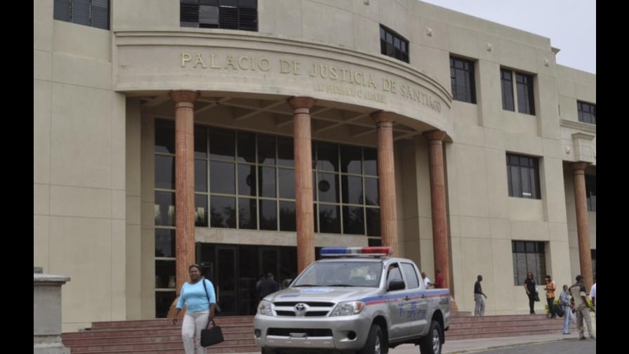 Ordenan apertura juicio litis familias Santiago