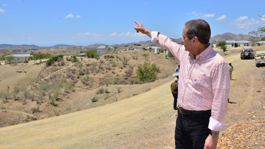 Reinaldo Pared presenta un plan para el desarrollo de la frontera