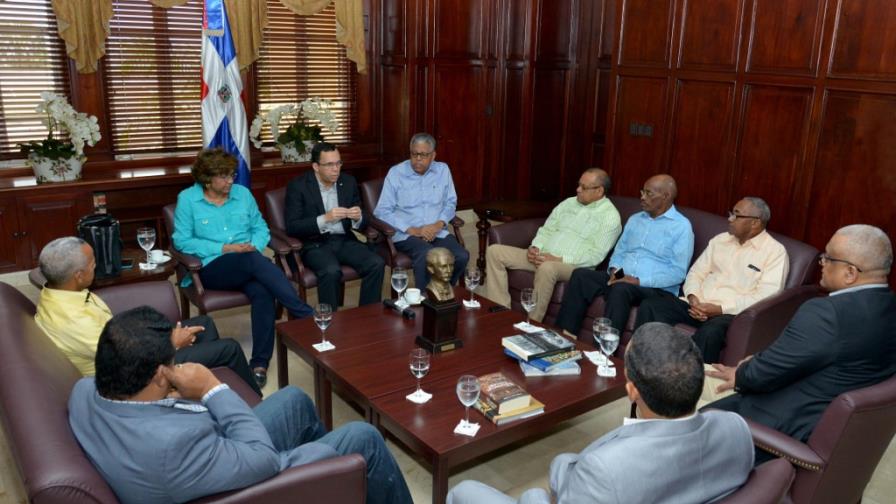 Haitian government calls for respect for Dominicans in a commercial Haitian government calls for respect for Dominicans in a commercial