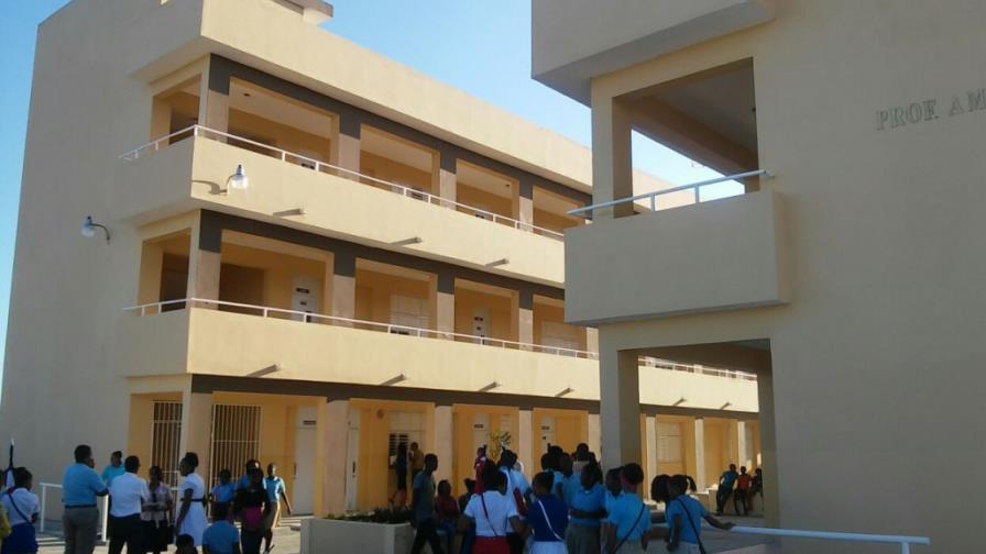 Danilo inaugura cuatro escuelas en provincias del Sur