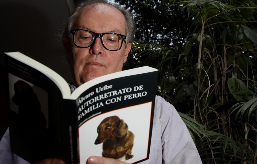 El escritor mexicano Álvaro Uribe cree que los premios son como la lotería