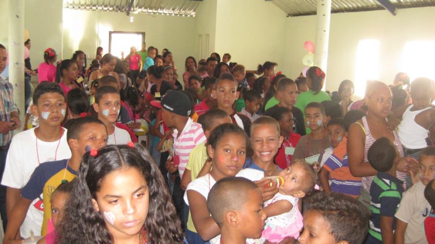 Llevan alegría a niños de San José de Ocoa