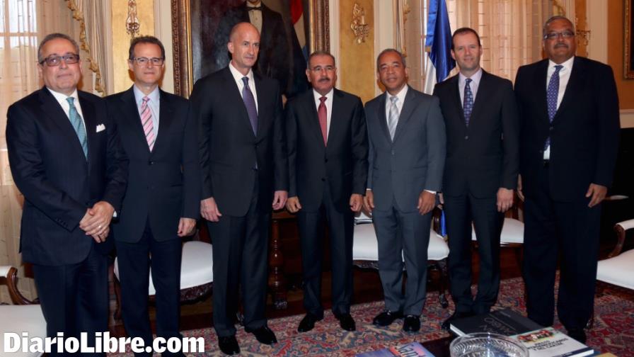 Medina se reúne con el vicepresidente de la General Electric