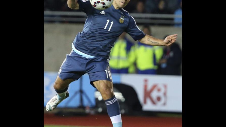 Argentina sonríe al vencer a Uruguay