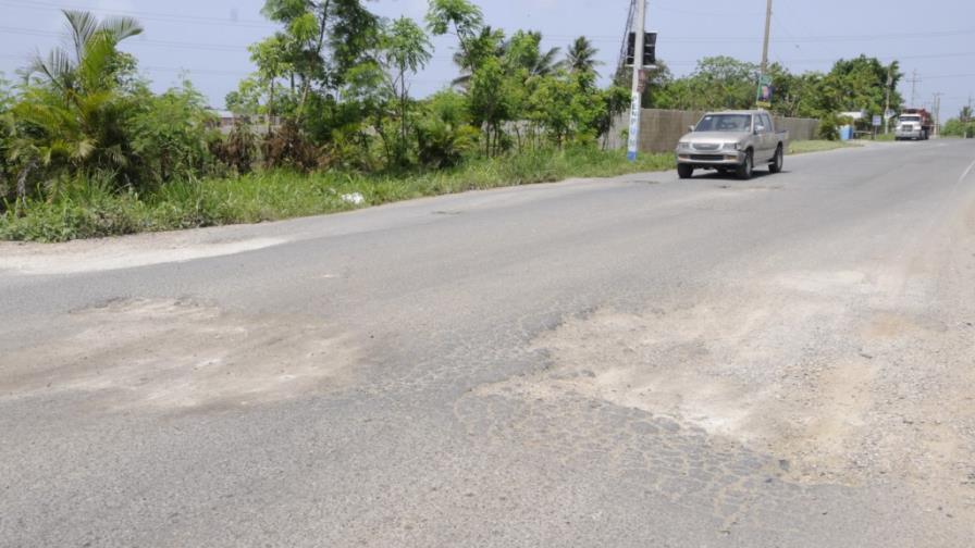 Piden bachear carretera Guerra-Bayaguana