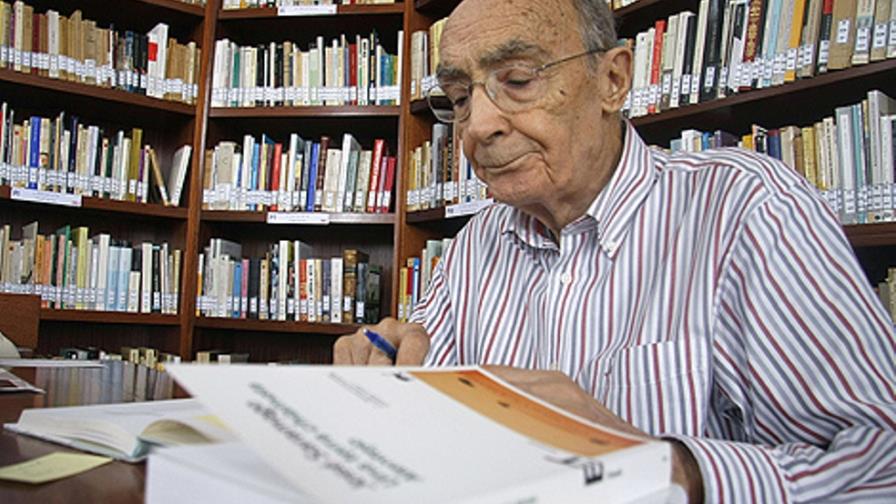 Carta sobre deberes del ser humano que proponía Saramago, a debate en México