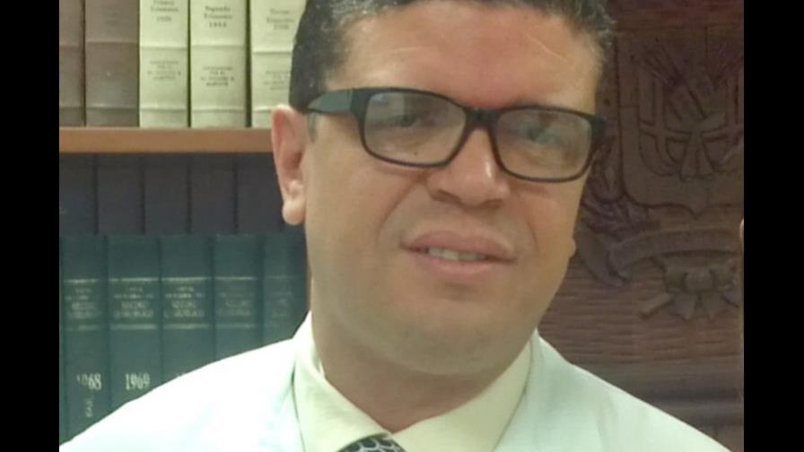 Posesionan director el hospital Cabral y Báez