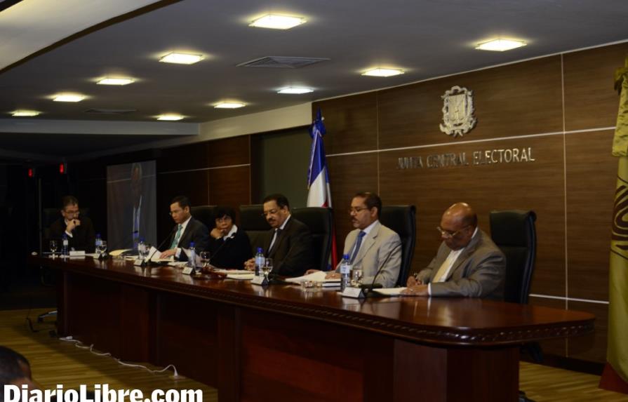 Gobierno anuncia entregará JCE recursos para montar elecciones 2016