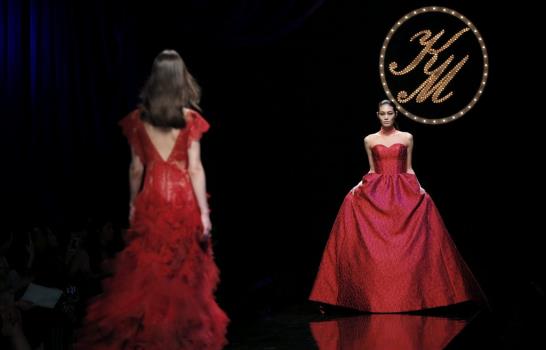 Fantasías y flores de la tailandesa Sretsis abren la Semana de la Moda de Tokio Fantasías y flores de la tailandesa Sretsis abren la Semana de la Moda de Tokio