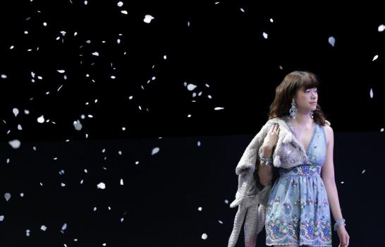 Fantasías y flores de la tailandesa Sretsis abren la Semana de la Moda de Tokio Fantasías y flores de la tailandesa Sretsis abren la Semana de la Moda de Tokio