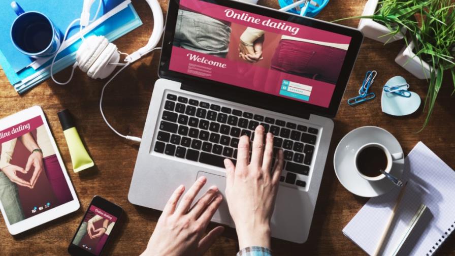 Web para adúlteros entrará al mercado bursátil