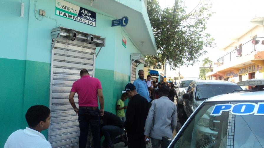 Ministerio de Salud decomisa medicinas y lácteos adulterados o vencidos en farmacias