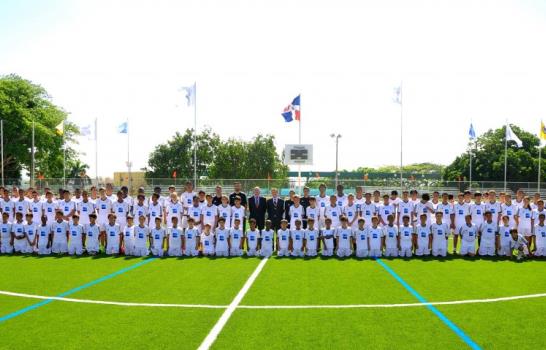 Inauguran escuela técnica de fútbol de la Fundación Real Madrid en la PUCMM
