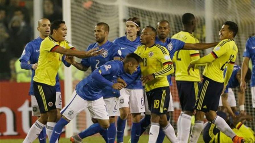 Colombia vence 1-0 a Brasil en Copa America; Neymar expulsado
