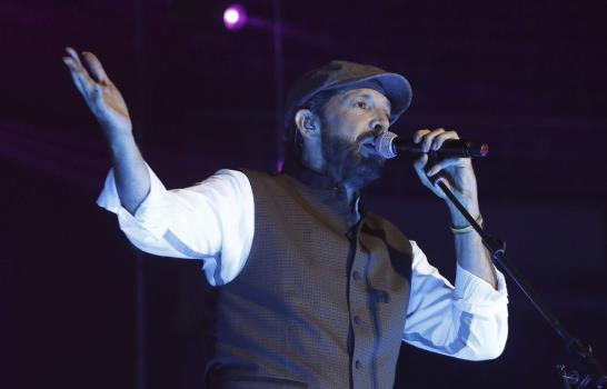 Juan Luis Guerra cumple su promesa y hace bailar a un público muy entregado