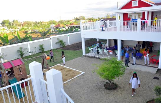 Amarante Baret hace advertencia a los suplidores de alimento escolar Amarante Baret hace advertencia a los suplidores de alimento escolar