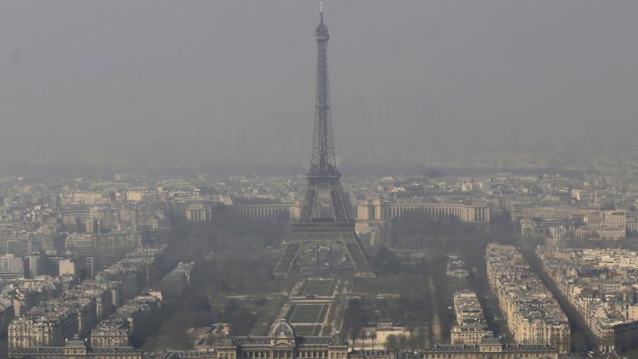 Bajan velocidad máxima en París por un pico de contaminación Bajan velocidad máxima en París por un pico de contaminación