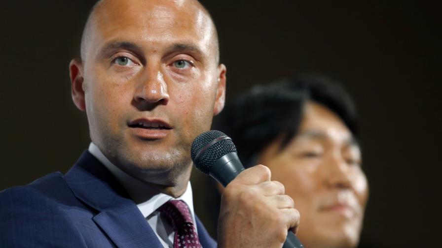 Jeter llega a Japón para partido benéfico