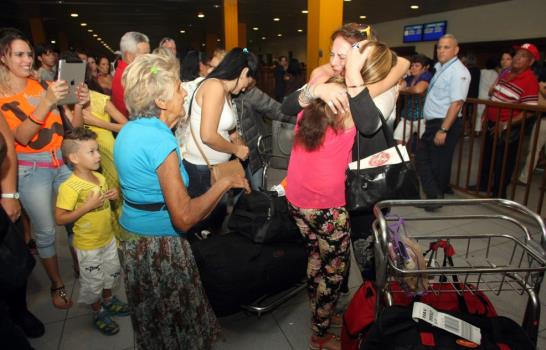 El aeropuerto de La Habana se llena de emociones con nuevos vuelos desde EEUU