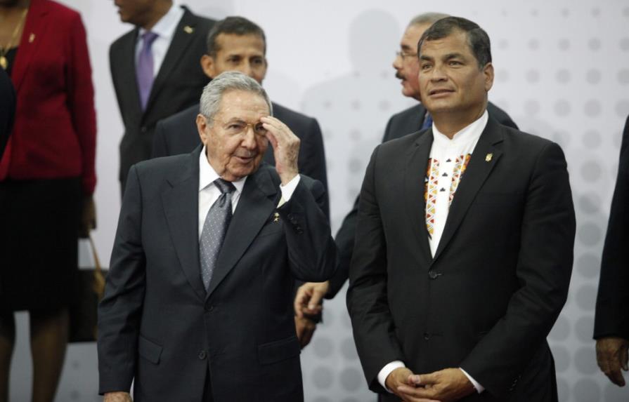 Presidente de Ecuador dice que Cuba merece indemnización por bloqueo de Estados Unidos