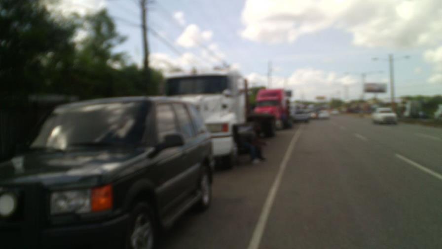 Conflicto entre camioneros en la autopista Duarte