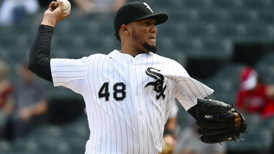 Dominicano Héctor Noesí queda fuera de roster de Medias Blancas