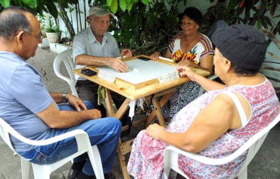 Hogar de Adultos denuncia atraso de dos meses en subvención de Salud Pública