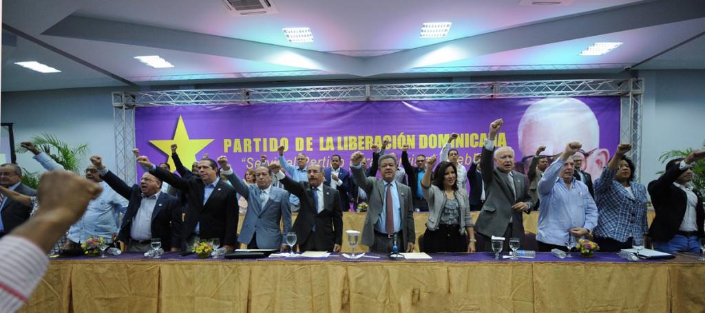 Danilo Medina tiene el carril abierto para la reelección