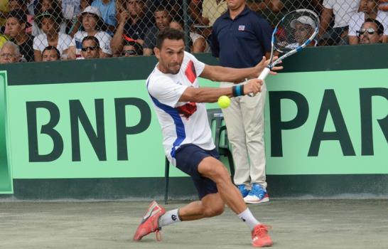Víctor Estrella gana 3-1 a Gonzalo Escobar y República Dominicana avanza en Copa Davis