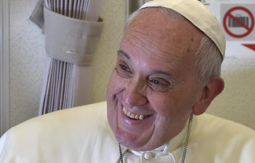 Papa Francisco defiende que hay que ser prudentes con la libertad de expresión