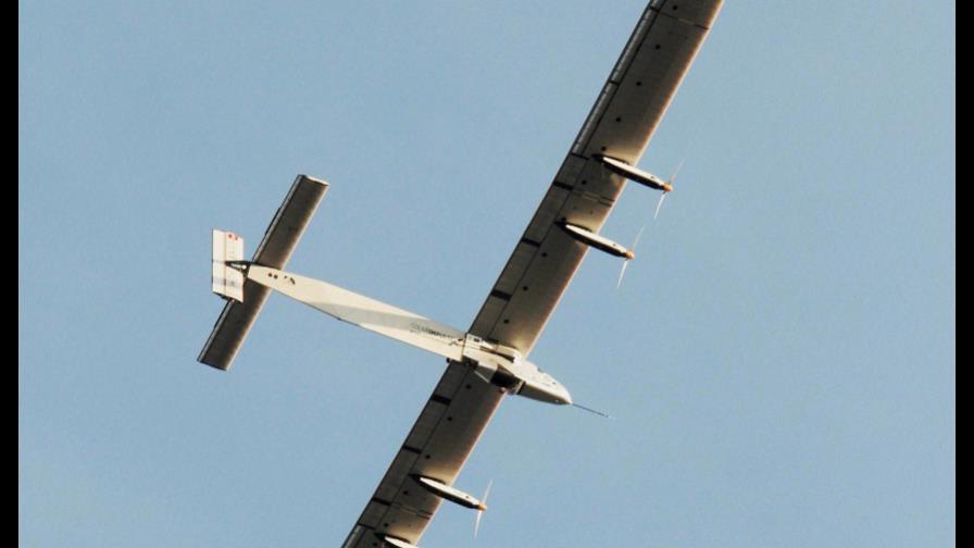 Avión solar aterriza en Mianmar; busca dar vuelta al mundo Avión solar aterriza en Mianmar; busca dar vuelta al mundo