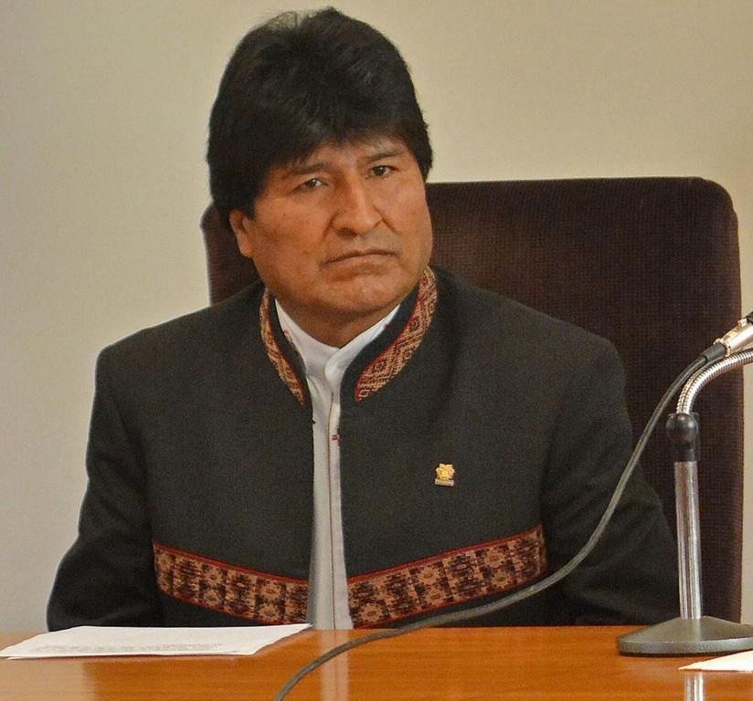 Evo Morales anuncia la renovación de material bélico para las Fuerzas Armadas