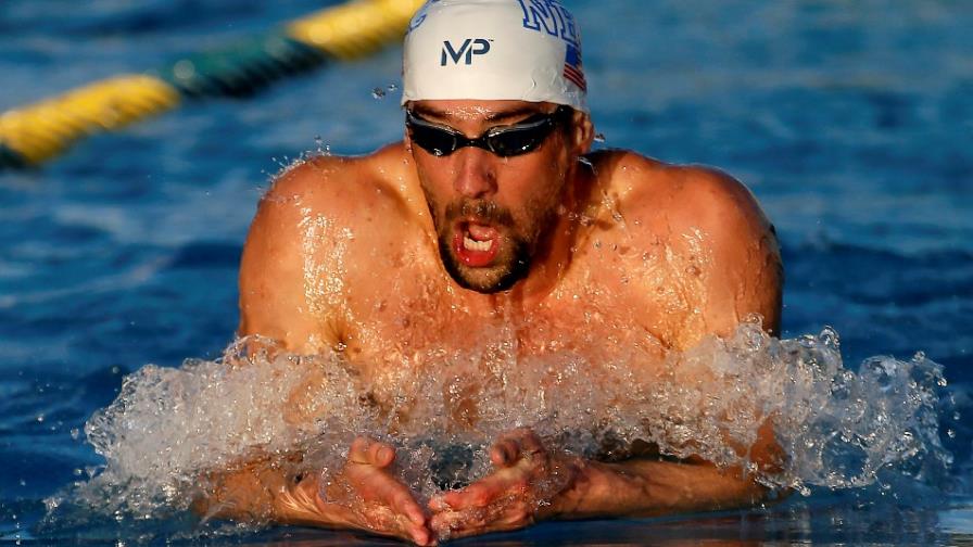 Michael Phelps completó su regreso con triunfo en los 100 metros libre